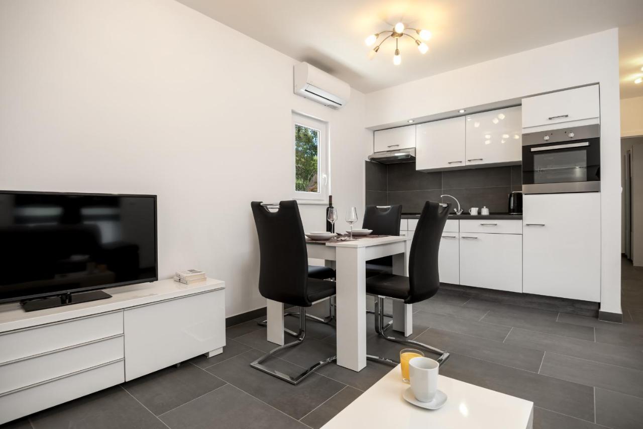 Sunny Biokovo Apartments Baška Voda Eksteriør bilde